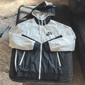 Nike Windrunner size large